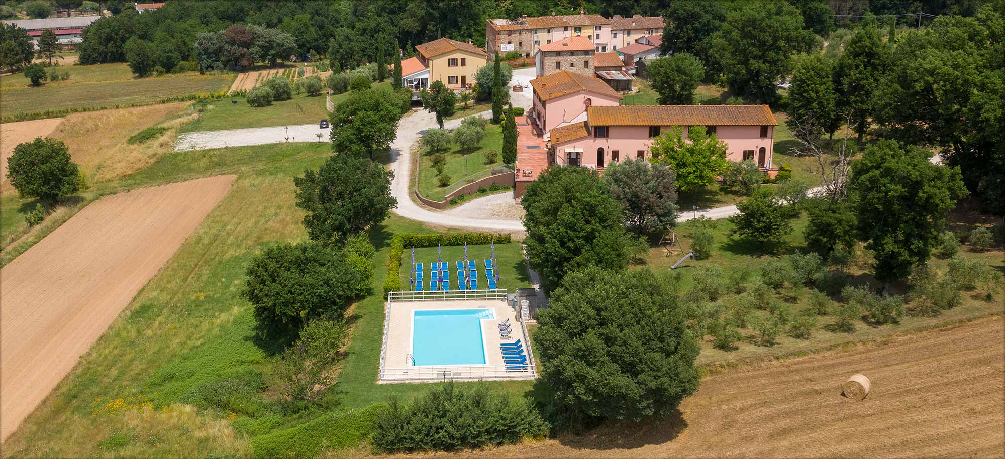 Corte Tommasi - Holiday apartments with swimming pool in Tuscany